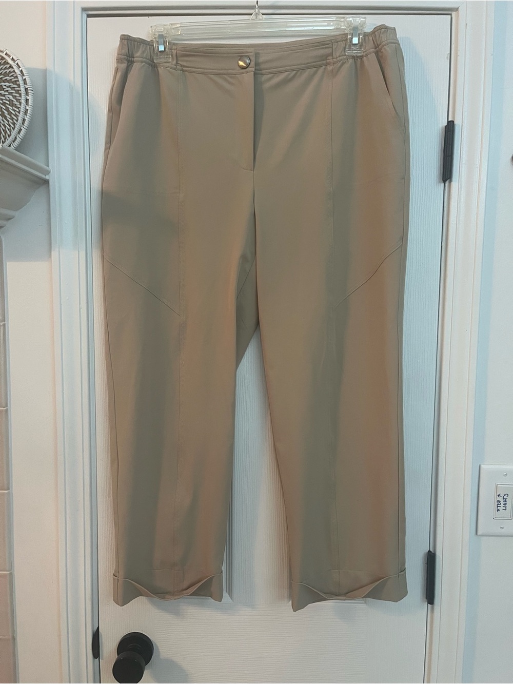 Neiman Marcus Classic Women’s Slacks. Stylish Seam Design - NEVER WORN - XL